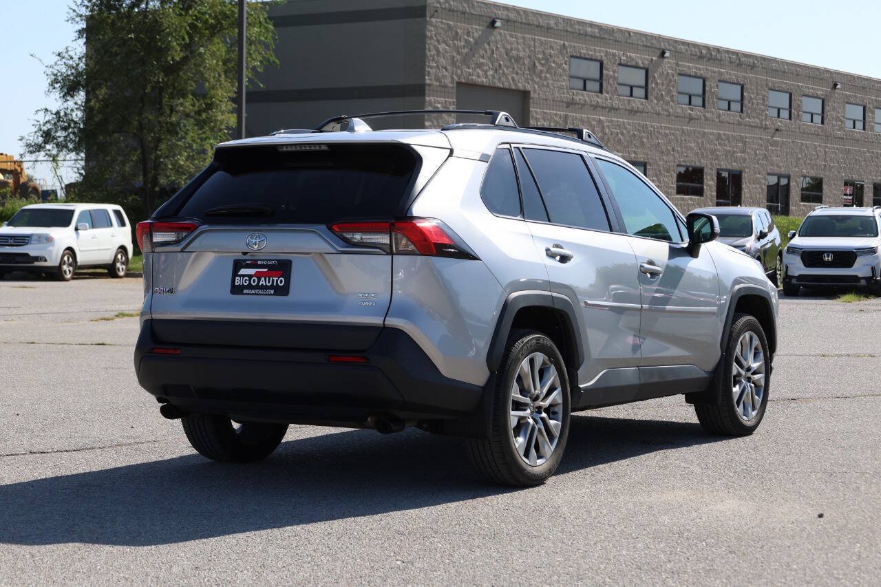 Used 2022 Toyota RAV4 XLE Premium AWD/4WD image 9