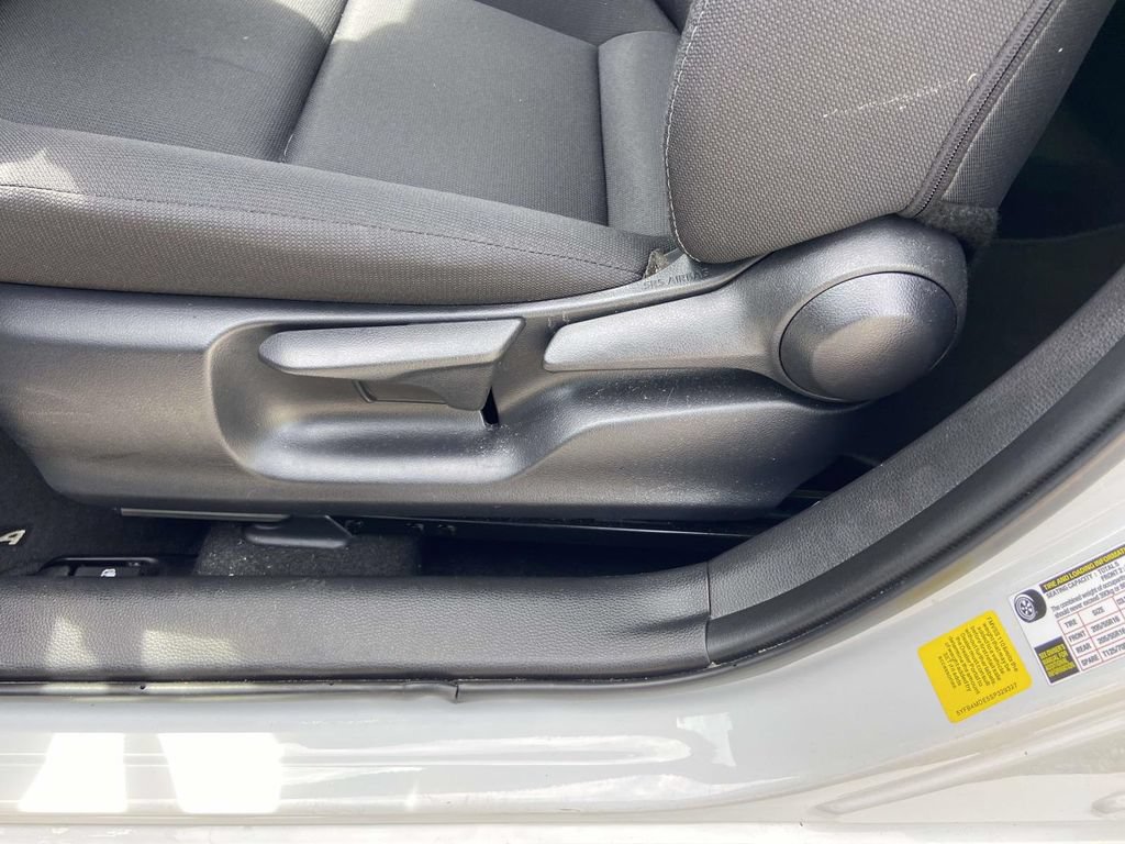 Used 2025 Toyota Corolla LE FWD image 14