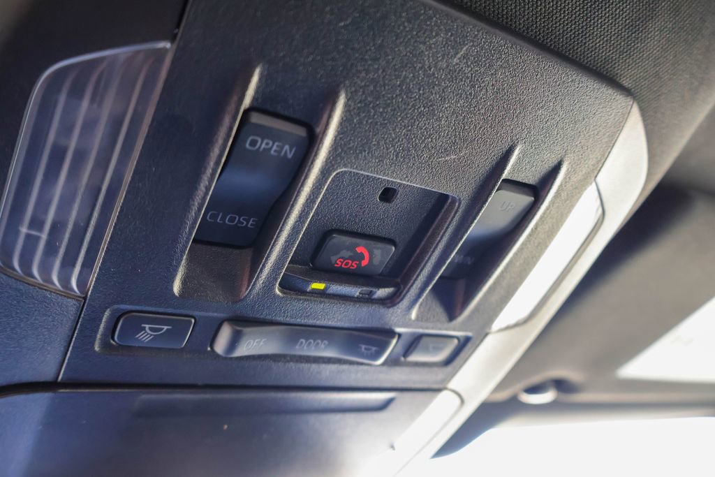 Used 2024 Toyota Highlander XSE FWD image 21