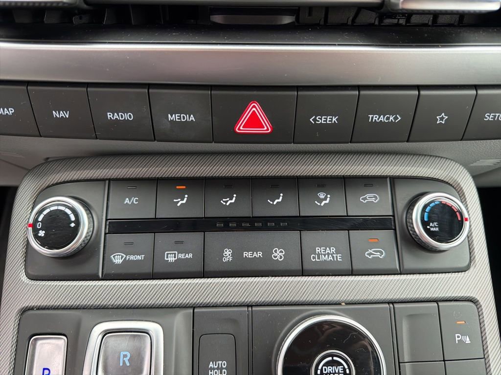 Used 2023 Hyundai Palisade SE image 42