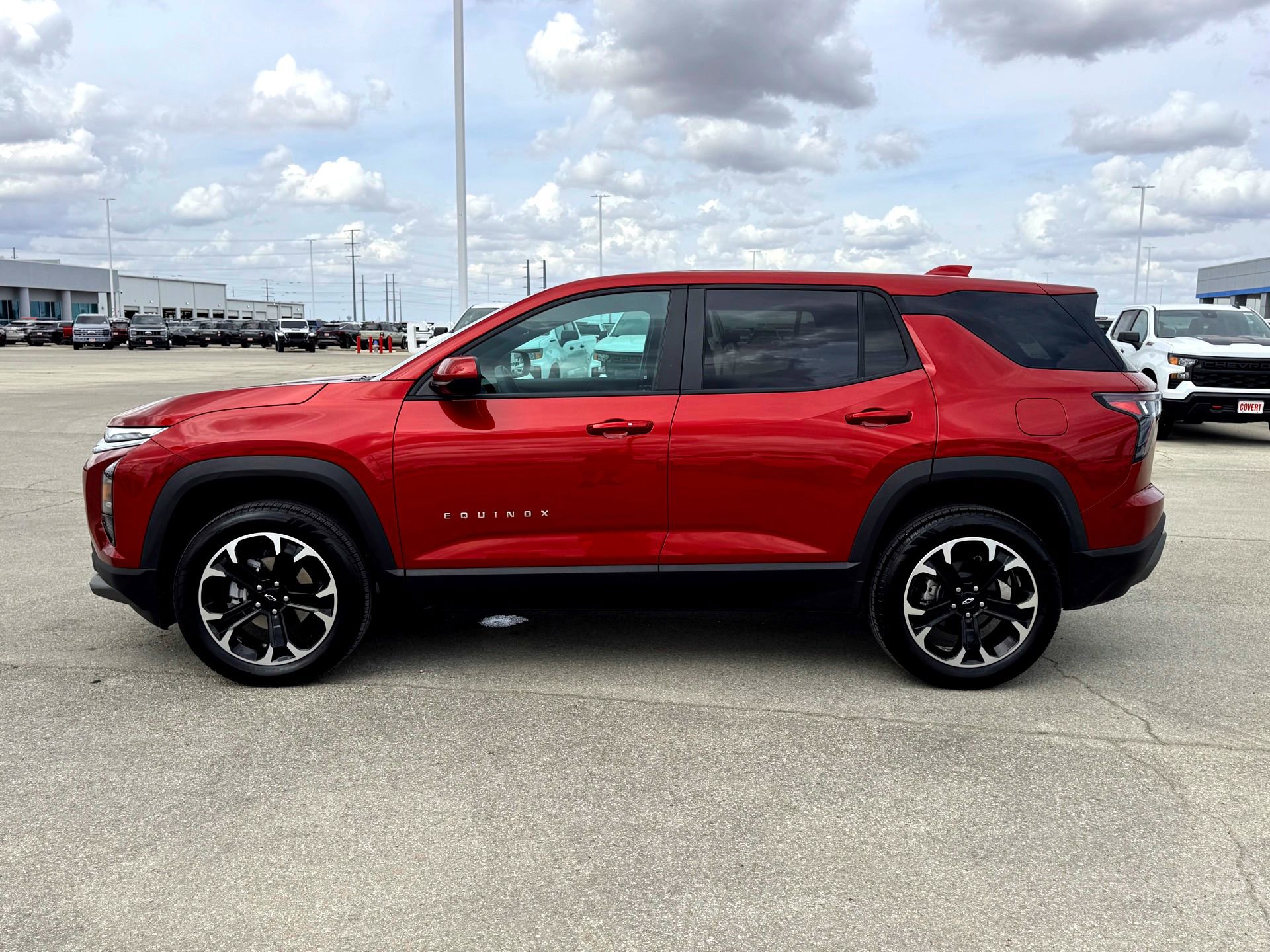 Used 2026 Chevrolet Equinox LT image 11