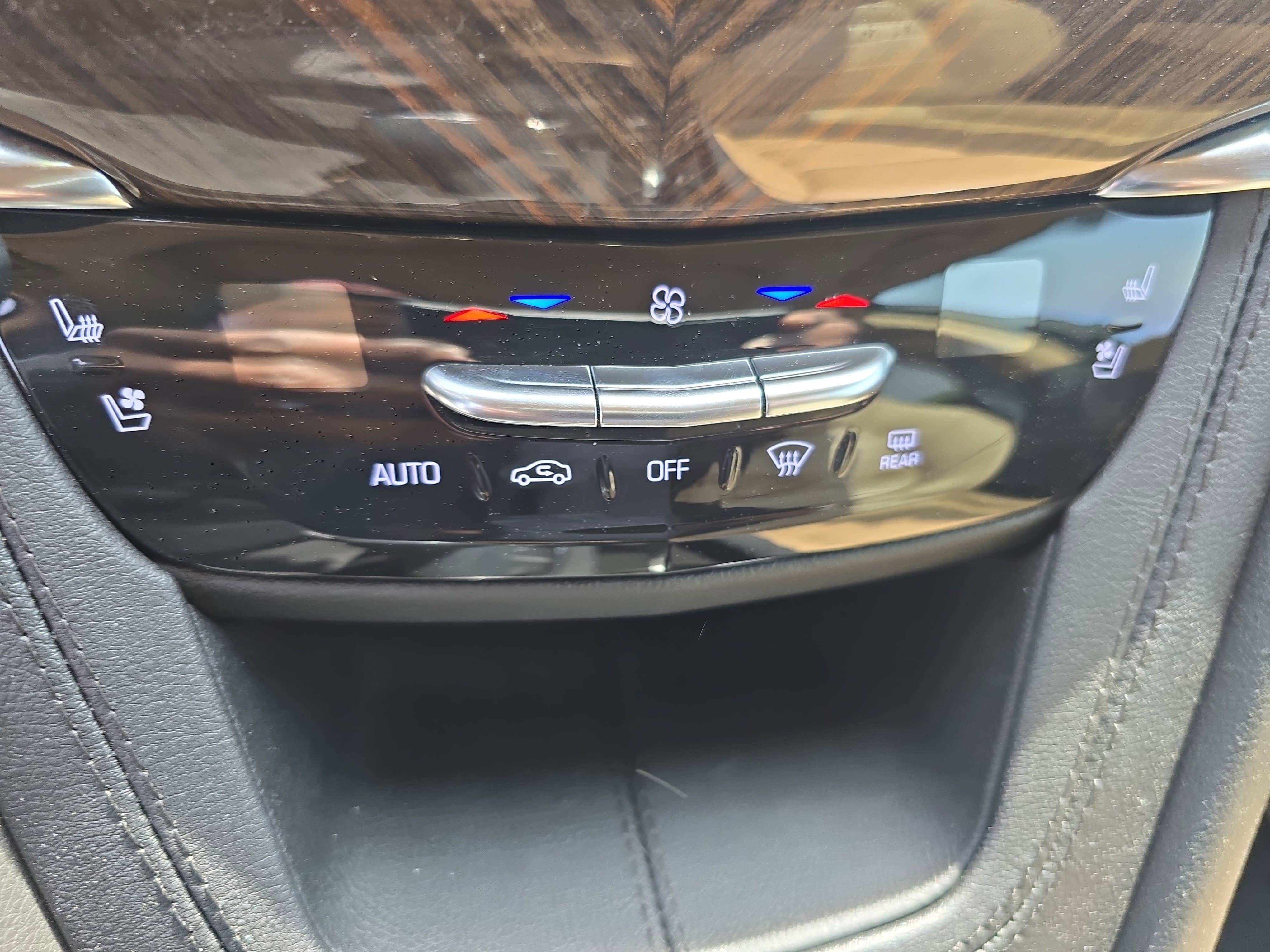 Used 2023 Cadillac XT6 Sport w/ Platinum Package image 20