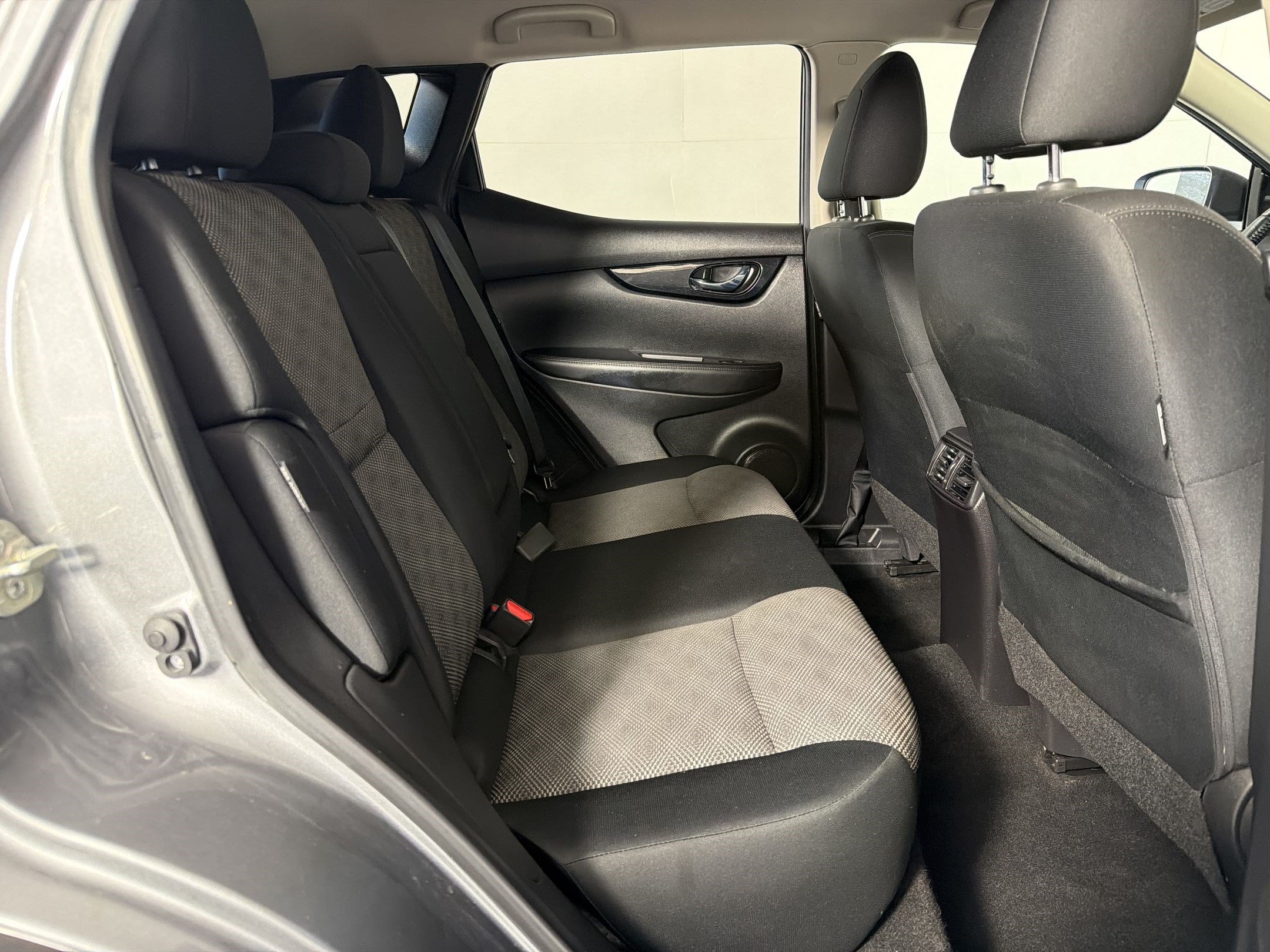 Used 2022 Nissan Rogue Sport SV AWD/4WD image 31