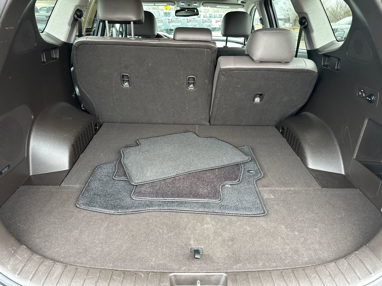 Used 2019 Hyundai Santa Fe Limited FWD image 18