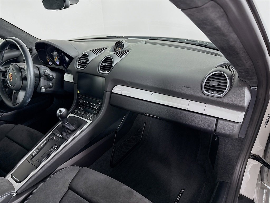Used 2020 Porsche 718 Cayman GT4 image 20