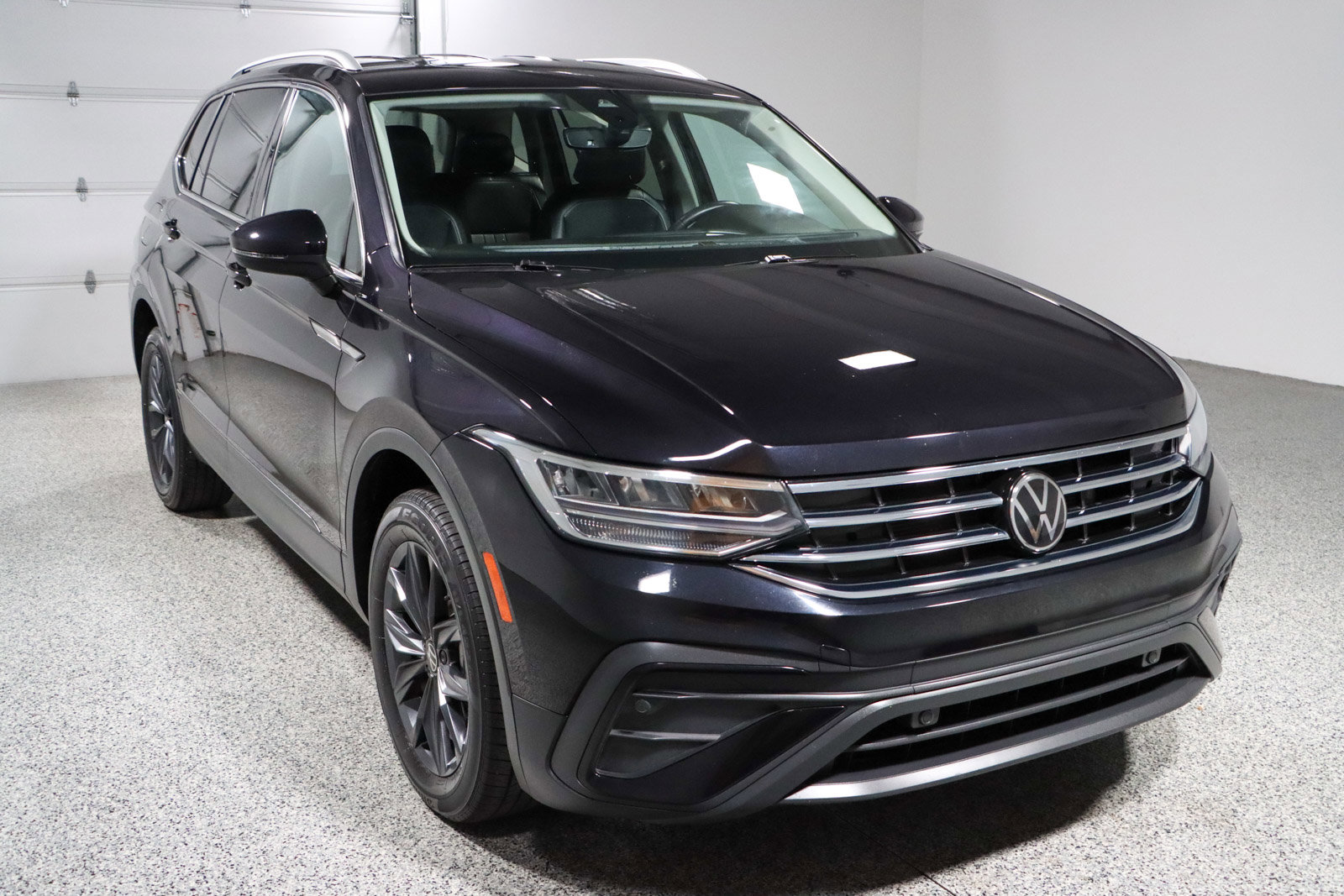 Used 2023 Volkswagen Tiguan SE FWD image 5
