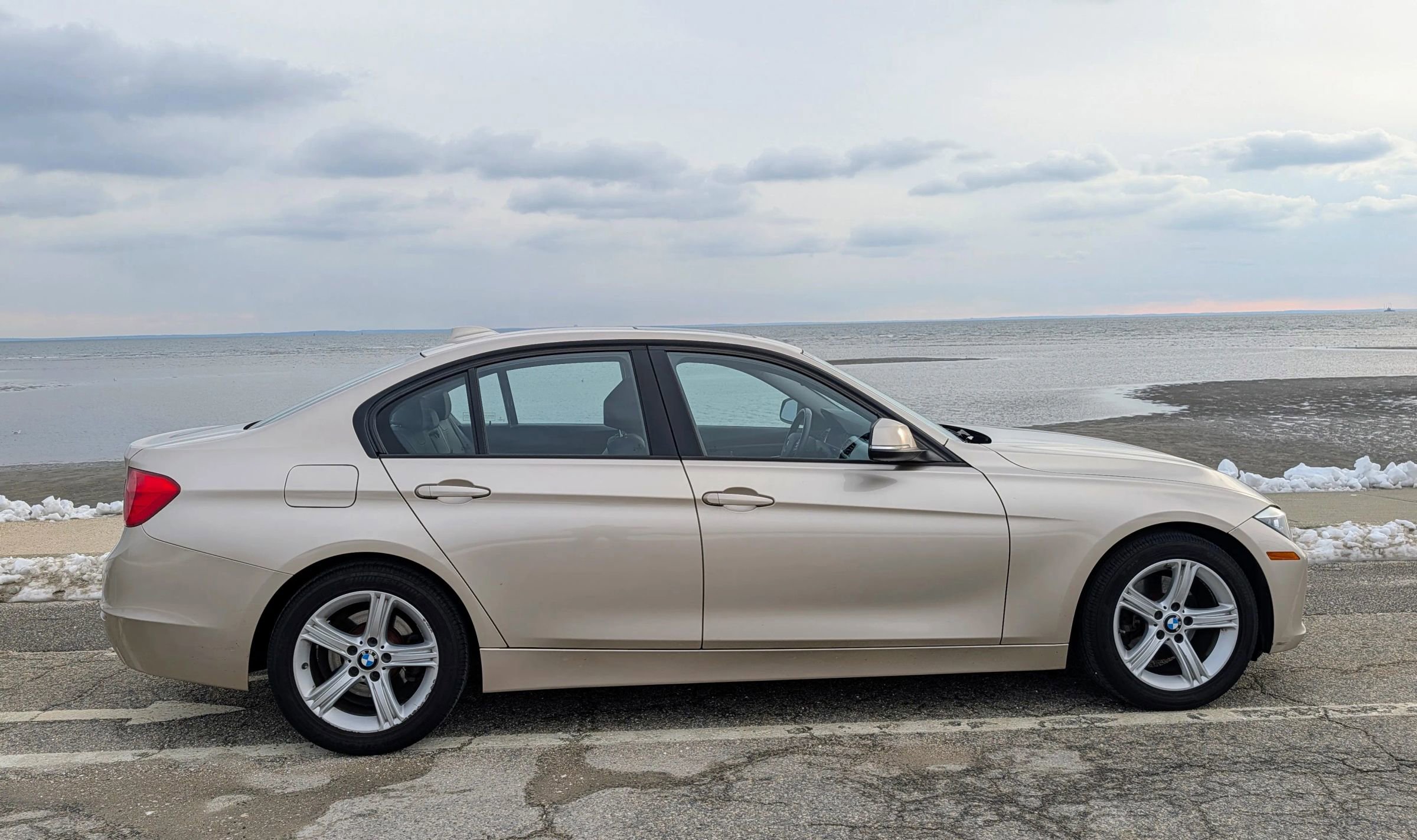 Used 2013 BMW 320i xDrive Sedan image 9
