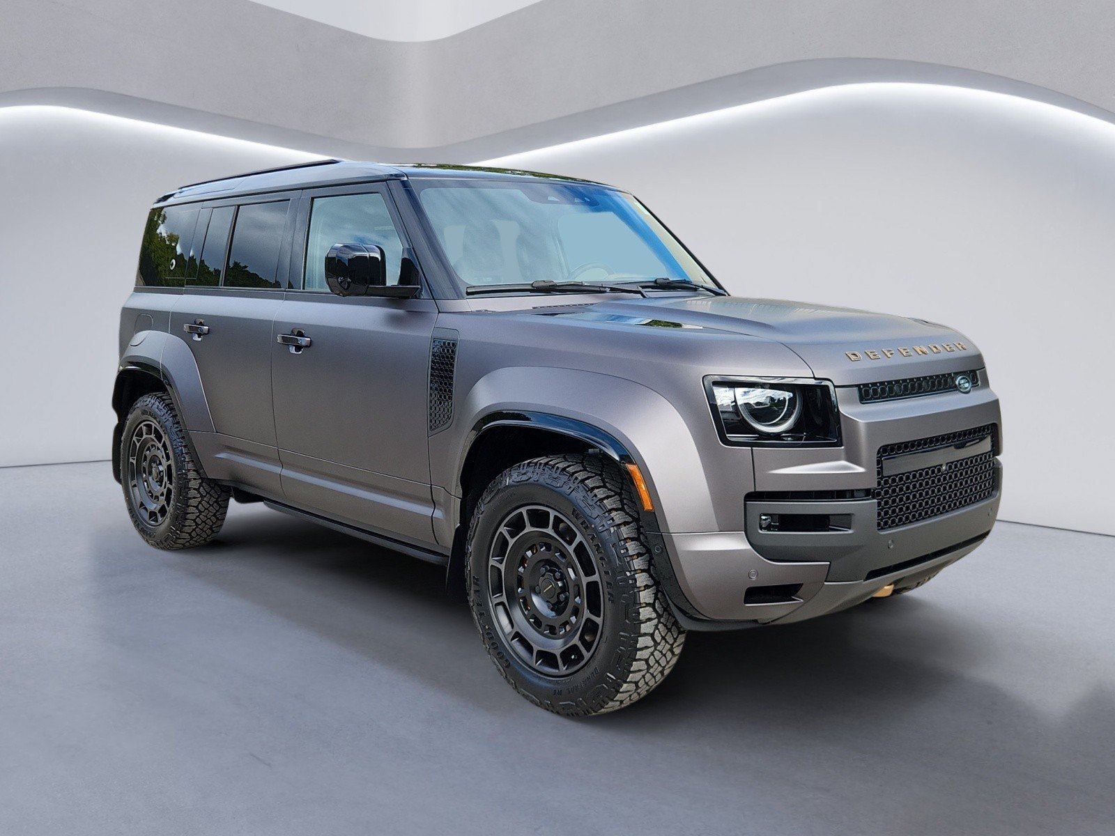 New 2026 Land Rover Defender 110 AWD/4WD image 7