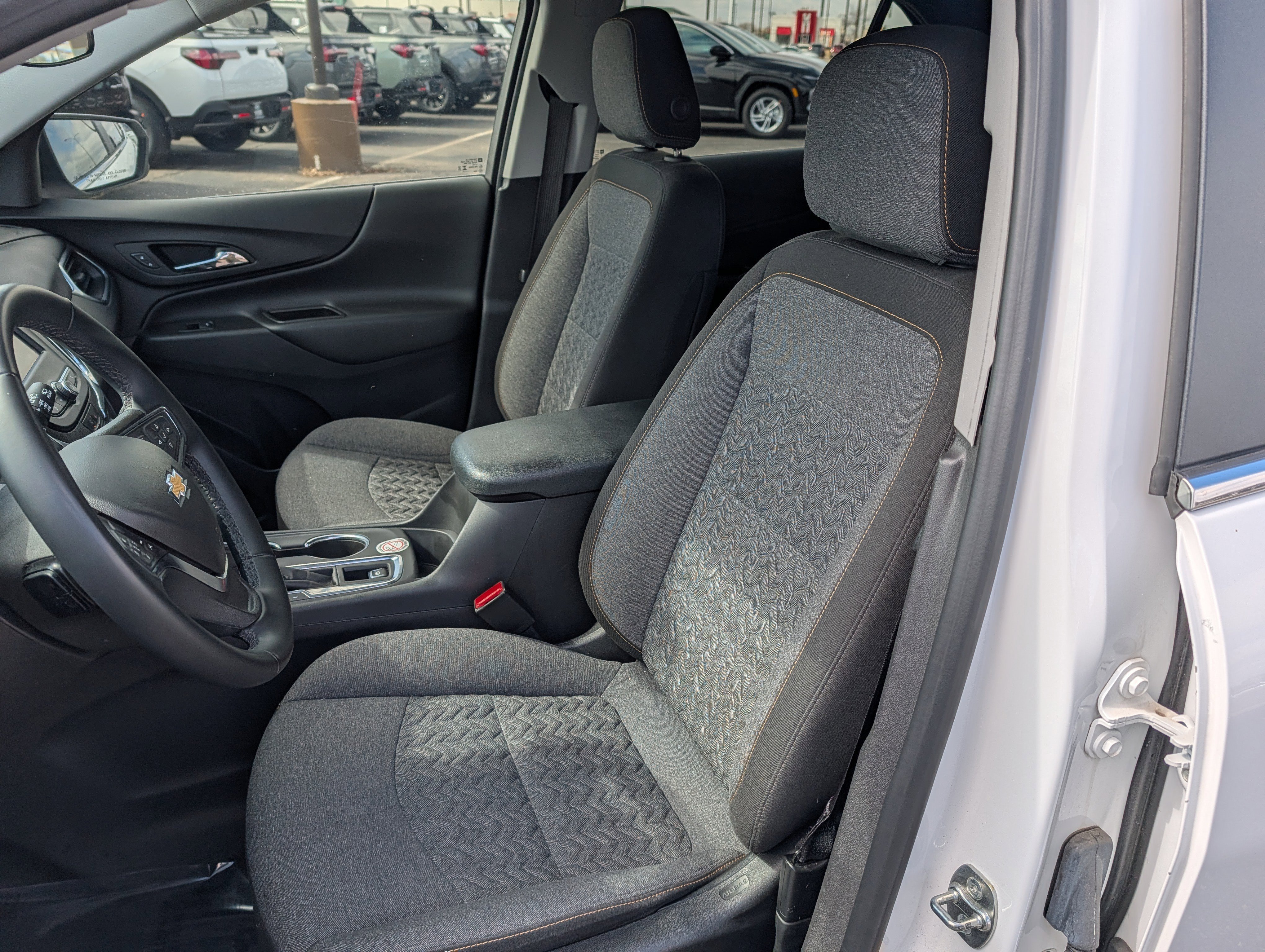 Used 2024 Chevrolet Equinox LT AWD/4WD image 9