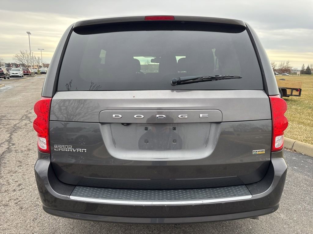 Used 2018 Dodge Grand Caravan SE w/ UConnect Hands-Free Group image 8