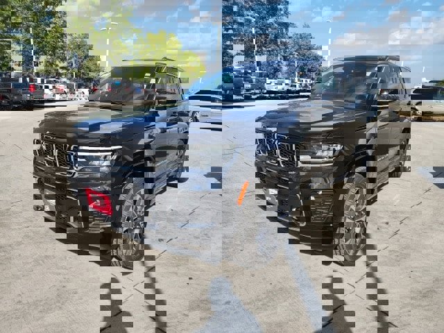 New 2025 Jeep Grand Cherokee L Overland w/ Luxury Tech Group IV image 3