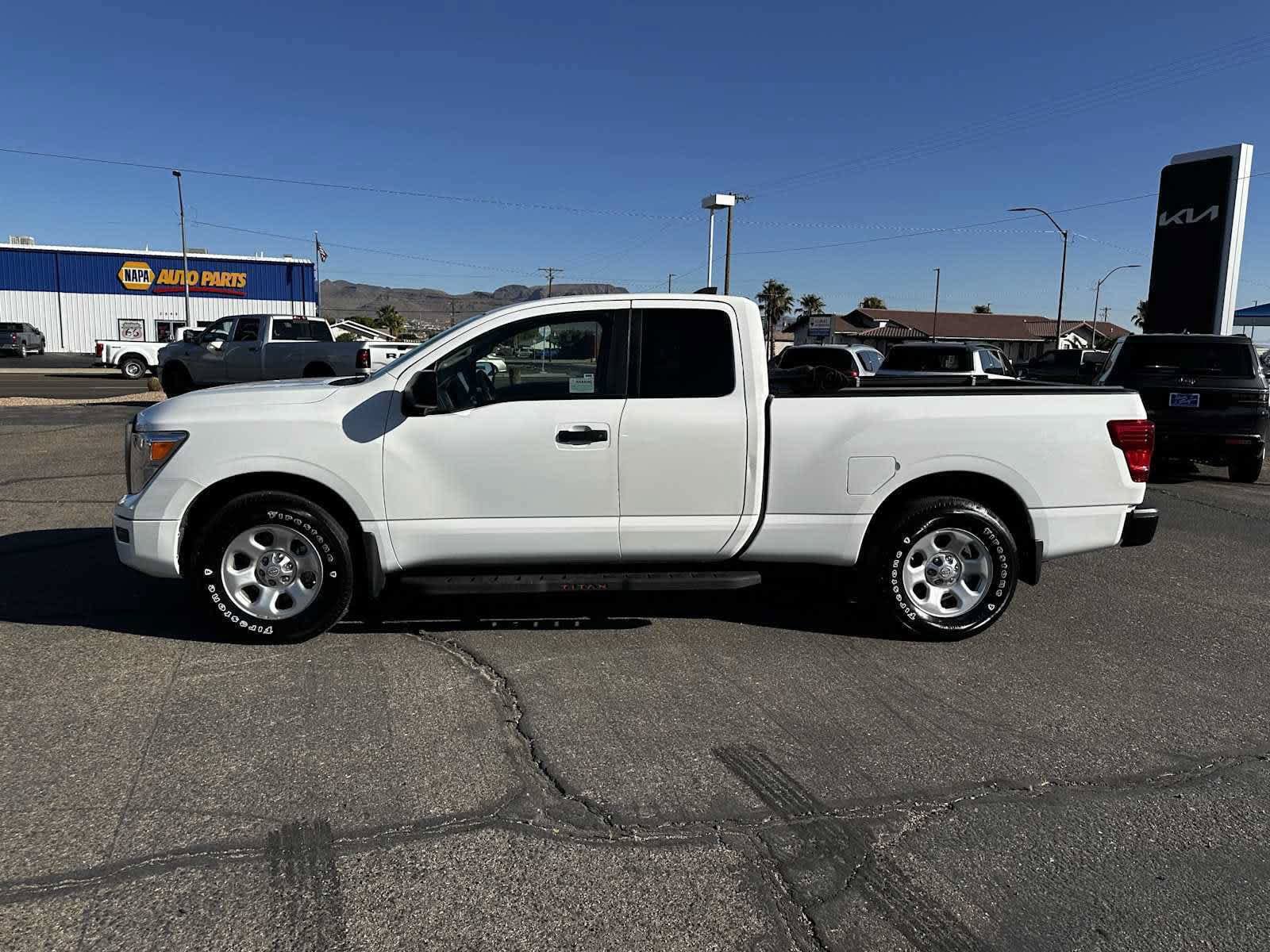 Used 2023 Nissan Titan S RWD image 7