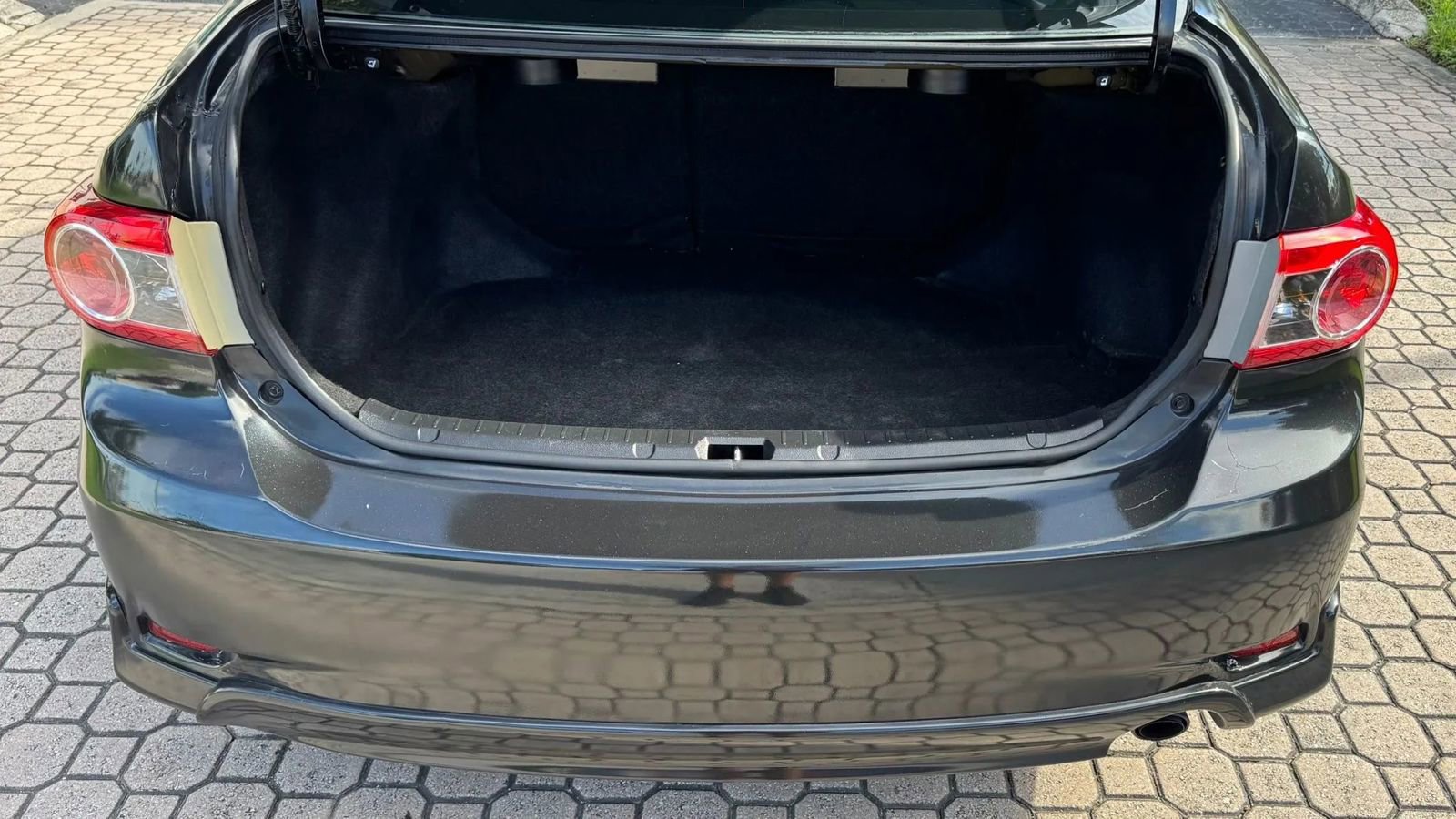 Used 2012 Toyota Corolla S image 16