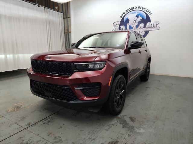 New 2025 Jeep Grand Cherokee Altitude image 12