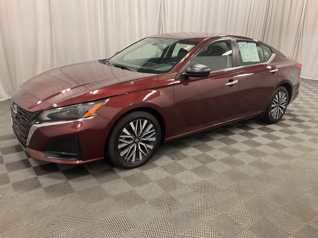 Used 2024 Nissan Altima 2.5 SV FWD image 10