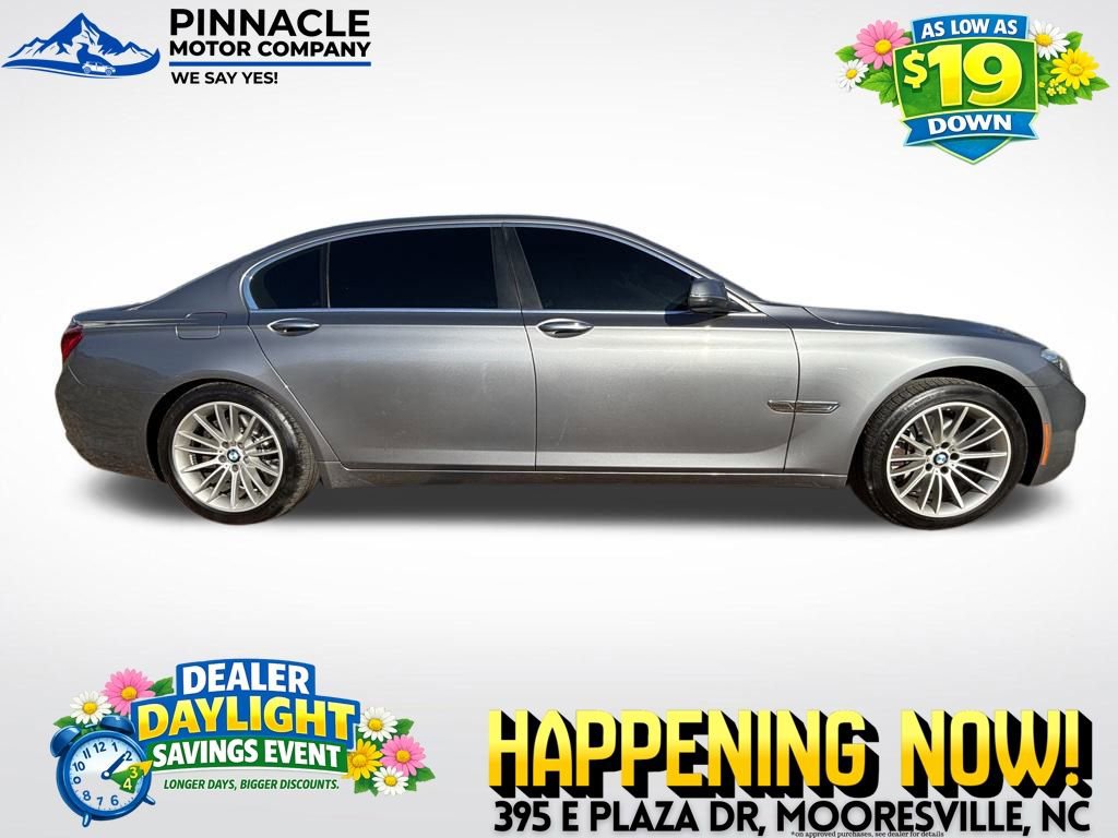 Used 2014 BMW 750Li 750Li w/ Executive Package image 2