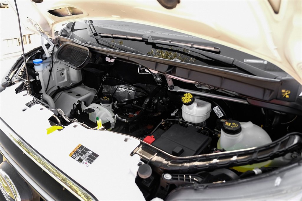 Used 2022 Ford E-Transit 148 High Roof Extended image 42