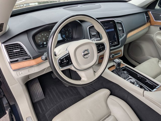 Used 2017 Volvo XC90 T6 Inscription w/ Vision Package image 10