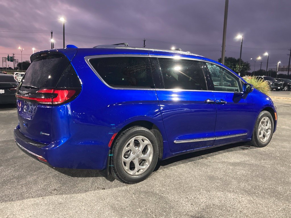 Used 2021 Chrysler Pacifica Limited FWD image 5