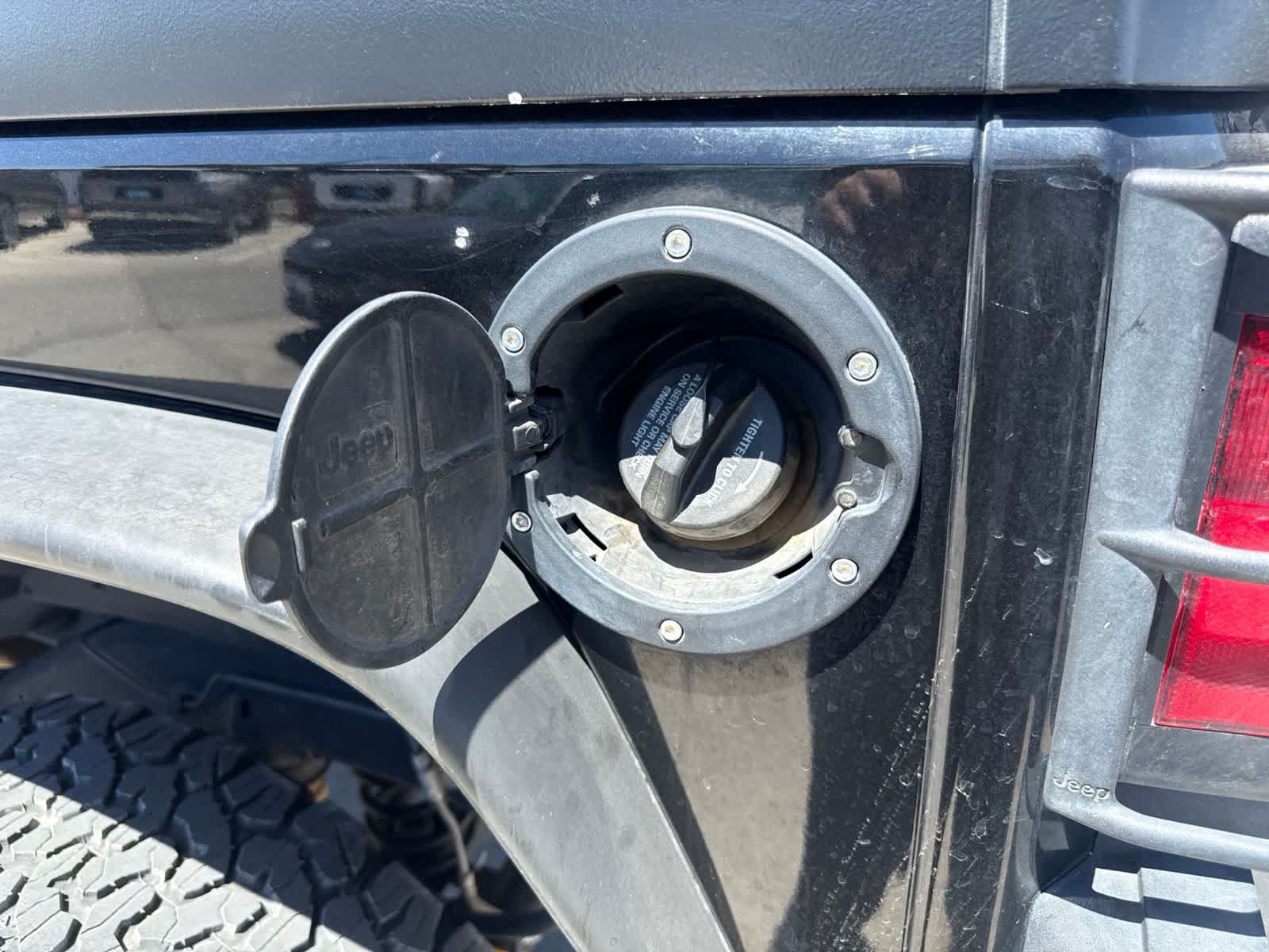 Used 2015 Jeep Wrangler Unlimited Sport w/ Quick Order Package 24S AWD/4WD image 10