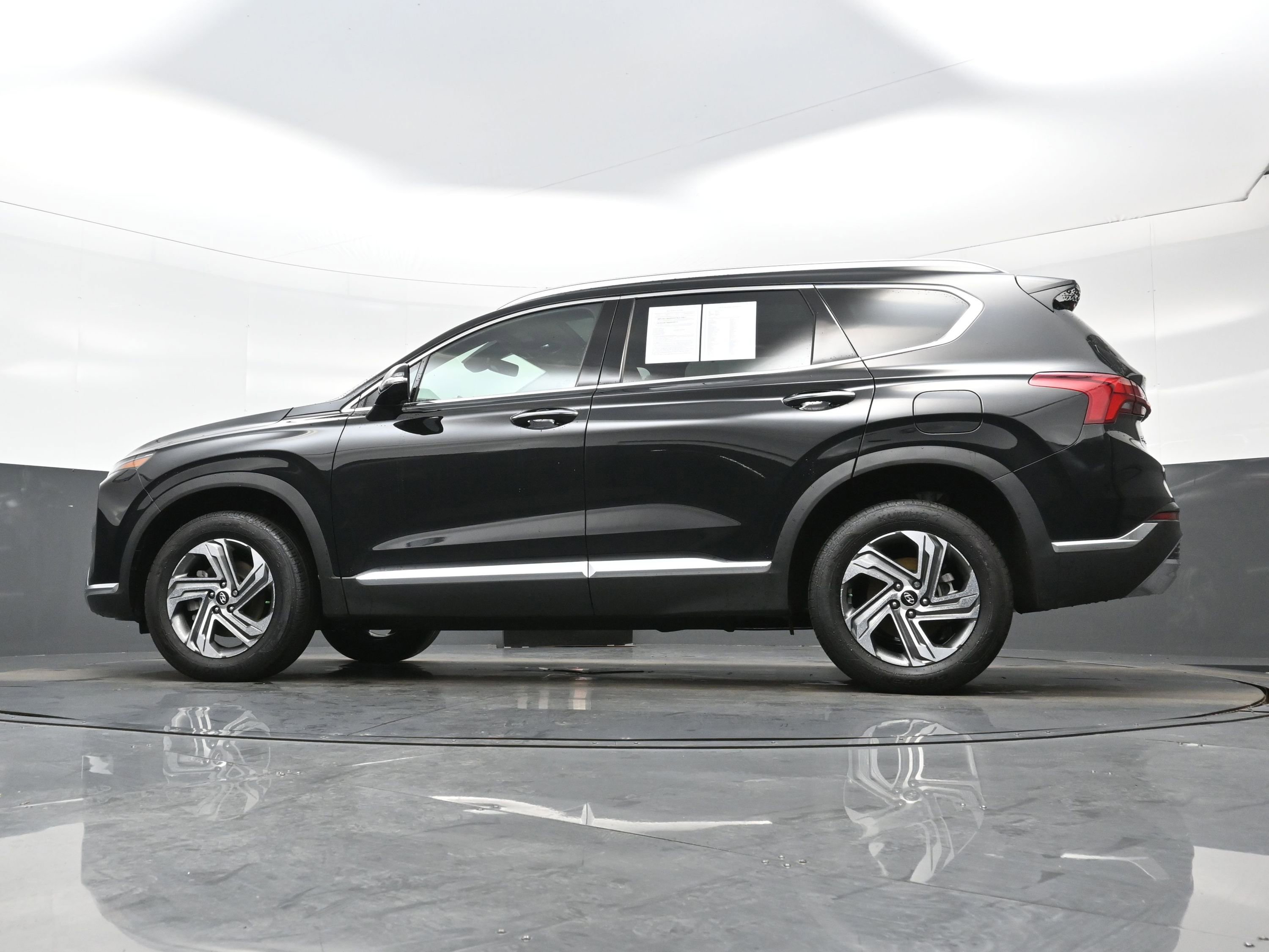 Used 2023 Hyundai Santa Fe SEL w/ Premium Package image 27