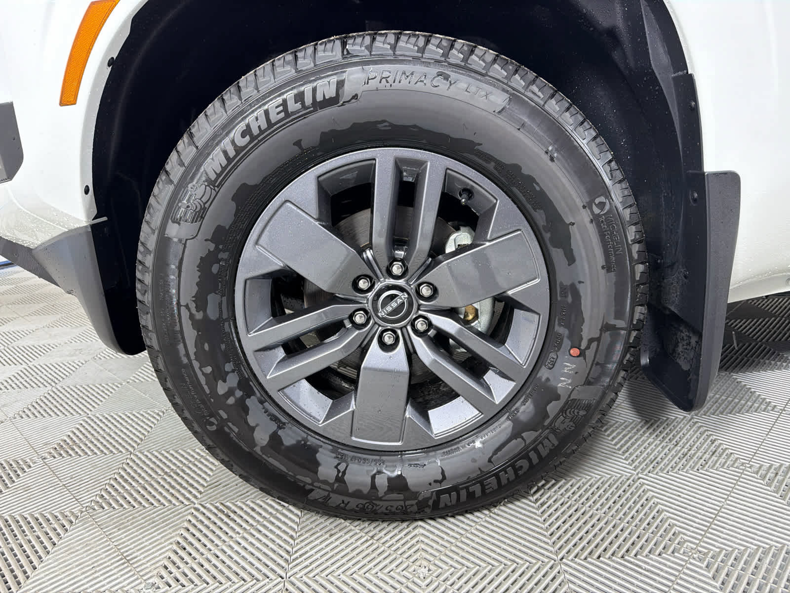 New 2025 Nissan Frontier SV w/ SV Convenience Package image 10