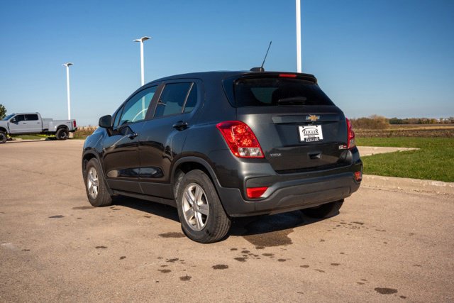 Used 2020 Chevrolet Trax LS w/ Tint and Cruise Package FWD image 5