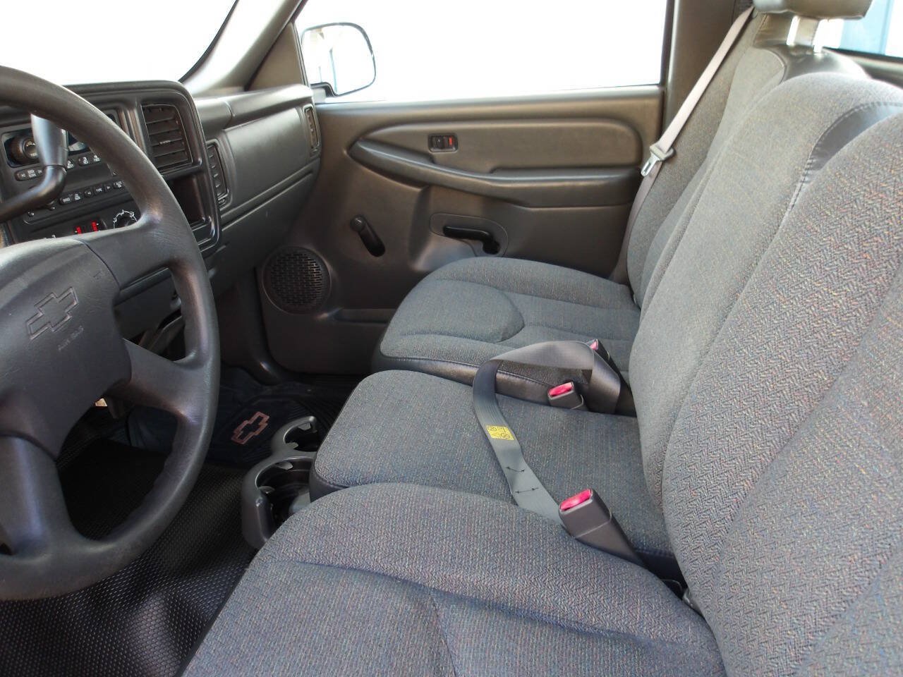 Used 2005 Chevrolet Silverado 1500 W/T RWD image 16