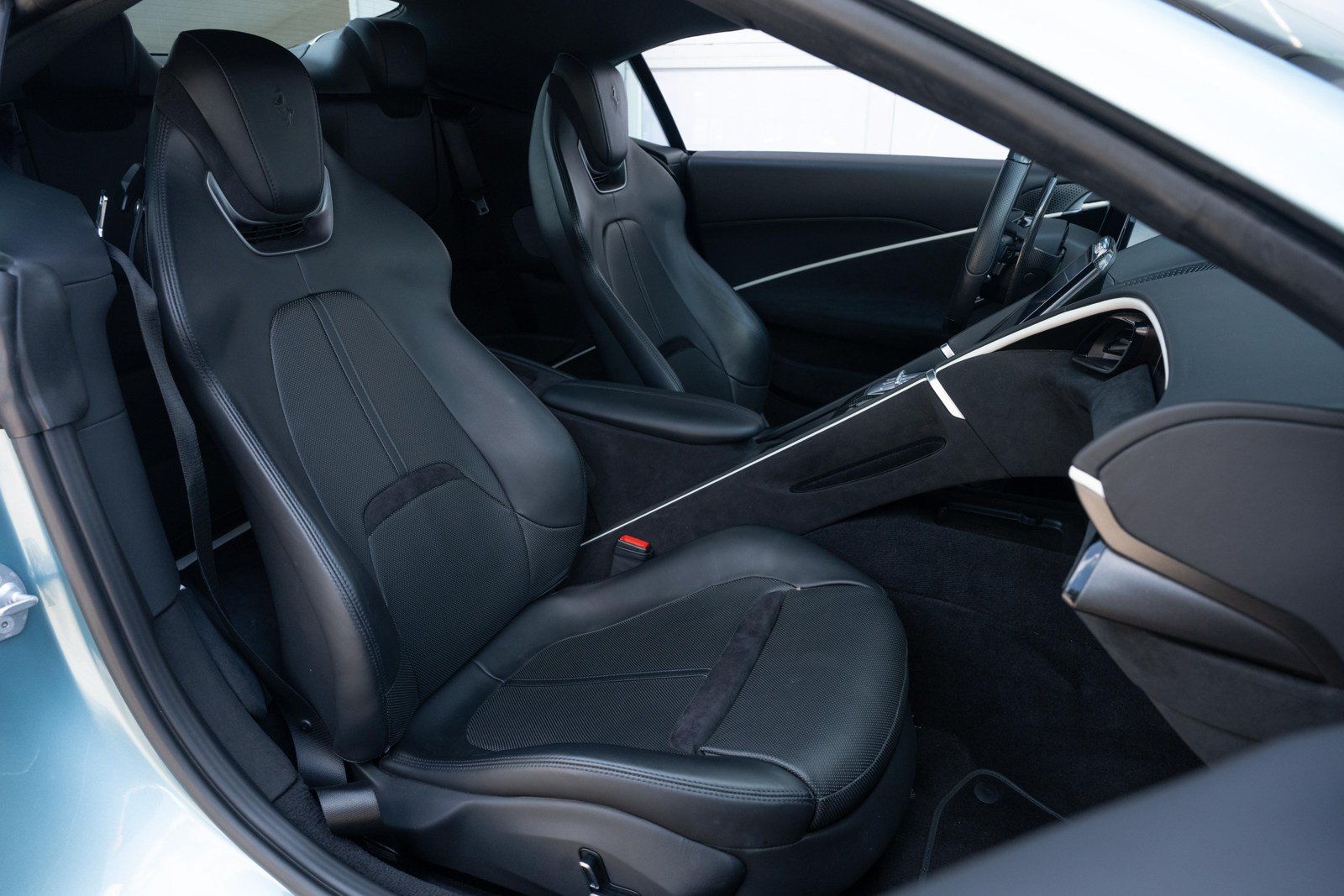 Used 2024 Ferrari Roma Spider RWD image 62