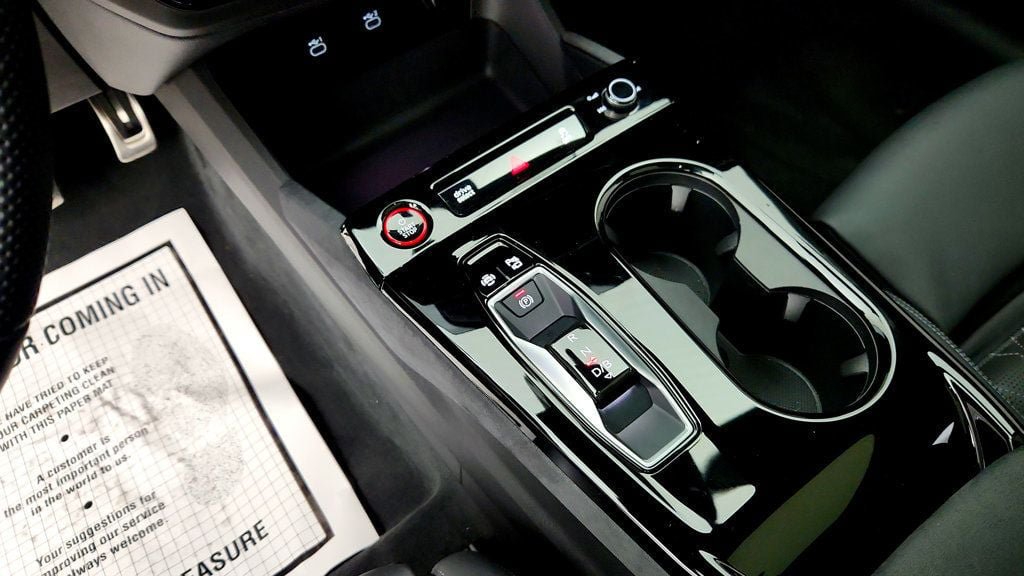 Used 2025 Audi S6 e-tron Premium Plus w/ Premium Plus AWD/4WD image 16