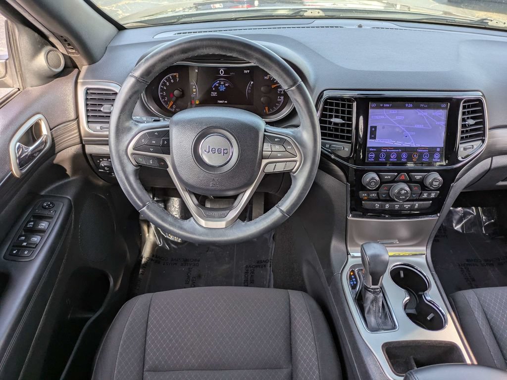 Used 2019 Jeep Grand Cherokee Laredo w/ 18" Wheel & 8.4" Radio Group AWD/4WD image 16