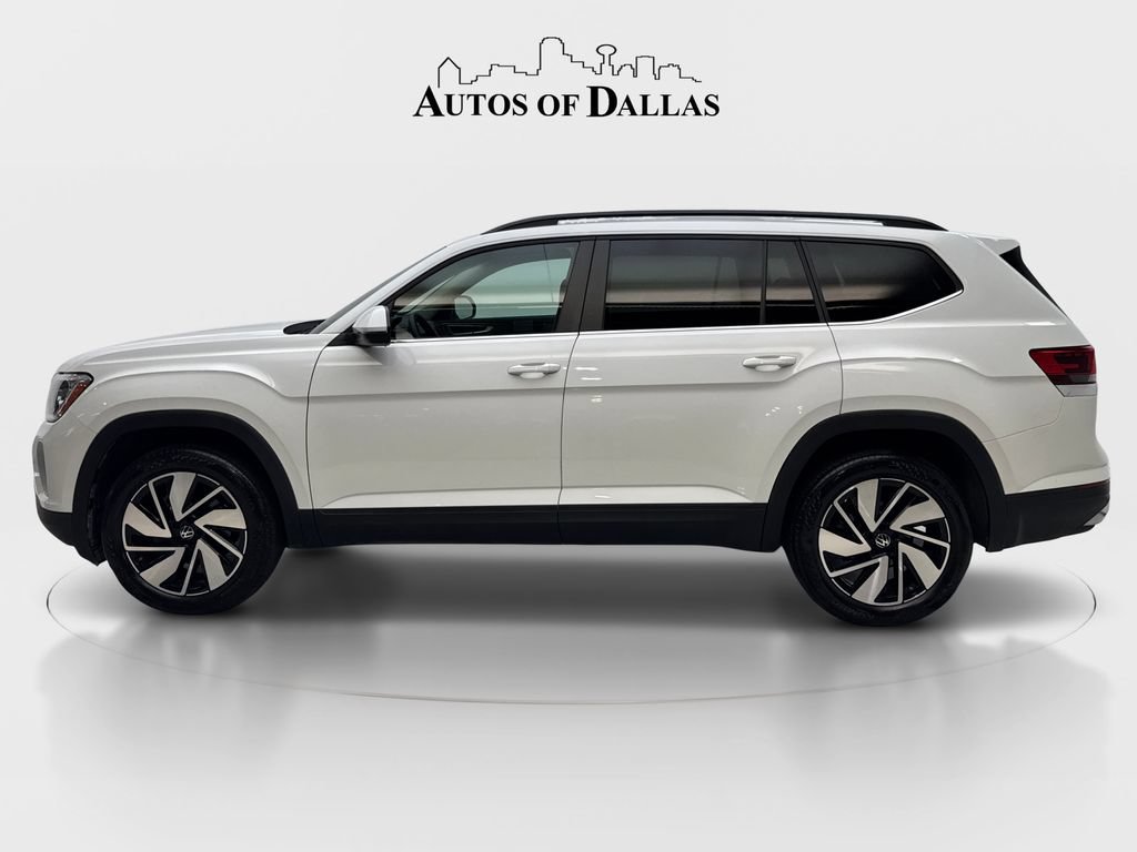 Used 2024 Volkswagen Atlas SE w/ Panoramic Sunroof Package FWD image 11