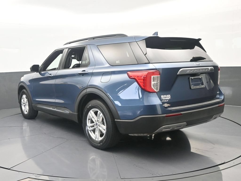 Used 2020 Ford Explorer XLT w/ Equipment Group 202A AWD/4WD image 4