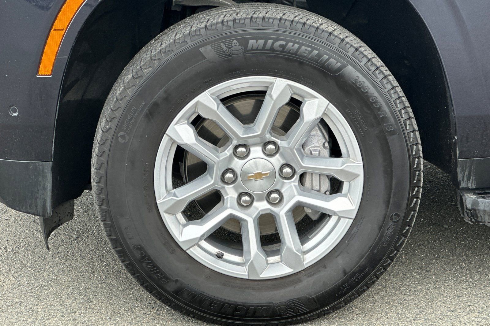 Used 2025 Chevrolet Suburban LT AWD/4WD image 28