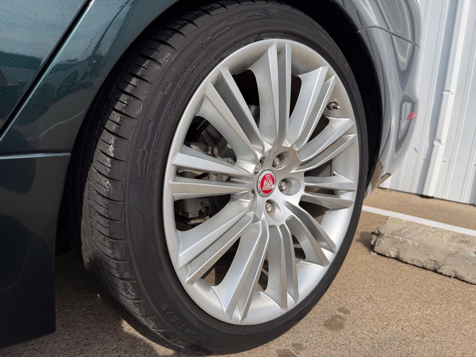 Used 2015 Jaguar XJ L Portfolio RWD image 47