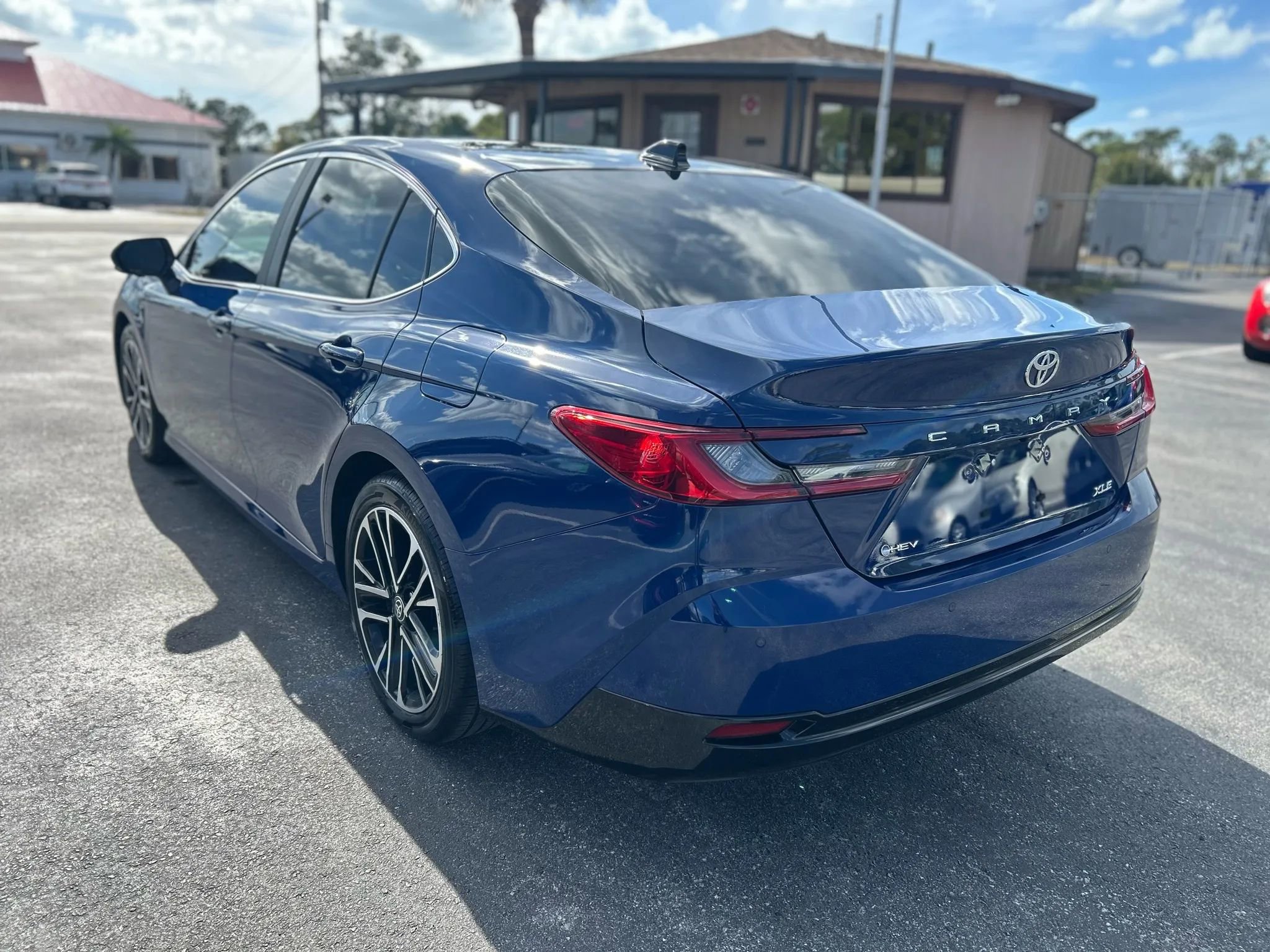 Used 2025 Toyota Camry XLE image 7