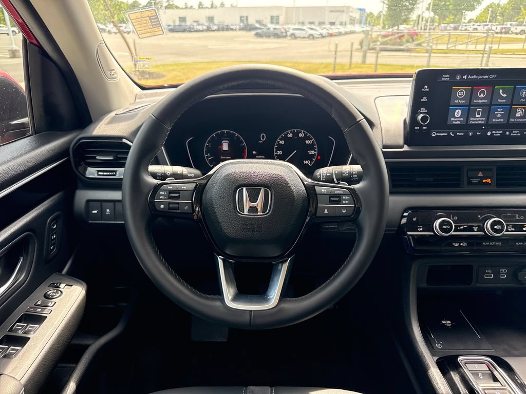 Certified 2025 Honda Pilot Touring image 21