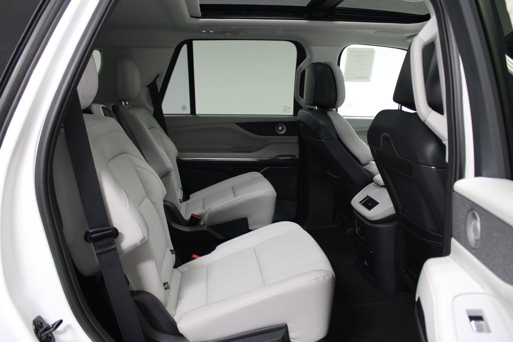 New 2026 Lincoln Navigator Reserve image 34