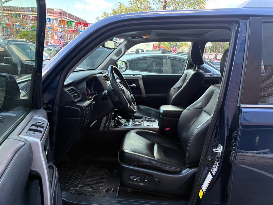 Used 2022 Toyota 4Runner Limited AWD/4WD image 15