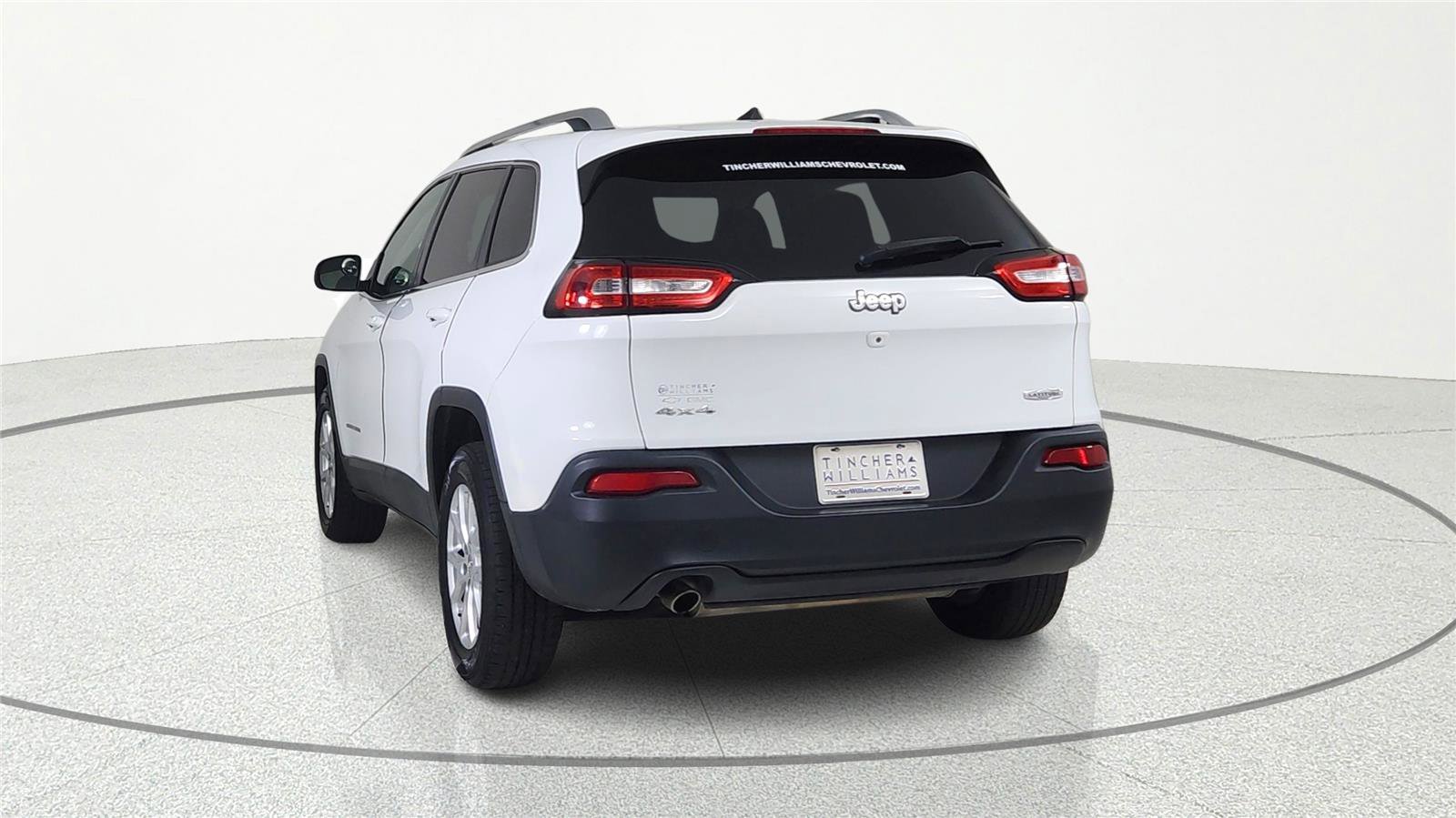 Used 2016 Jeep Cherokee Latitude w/ Comfort & Sound Group AWD/4WD image 3
