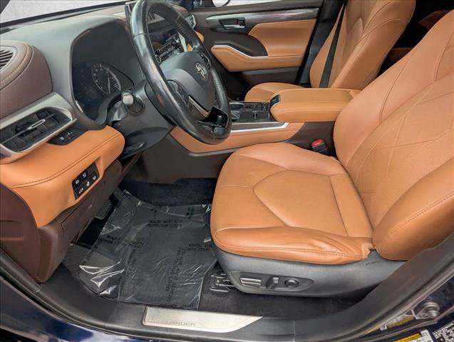 Used 2020 Toyota Highlander Platinum image 17