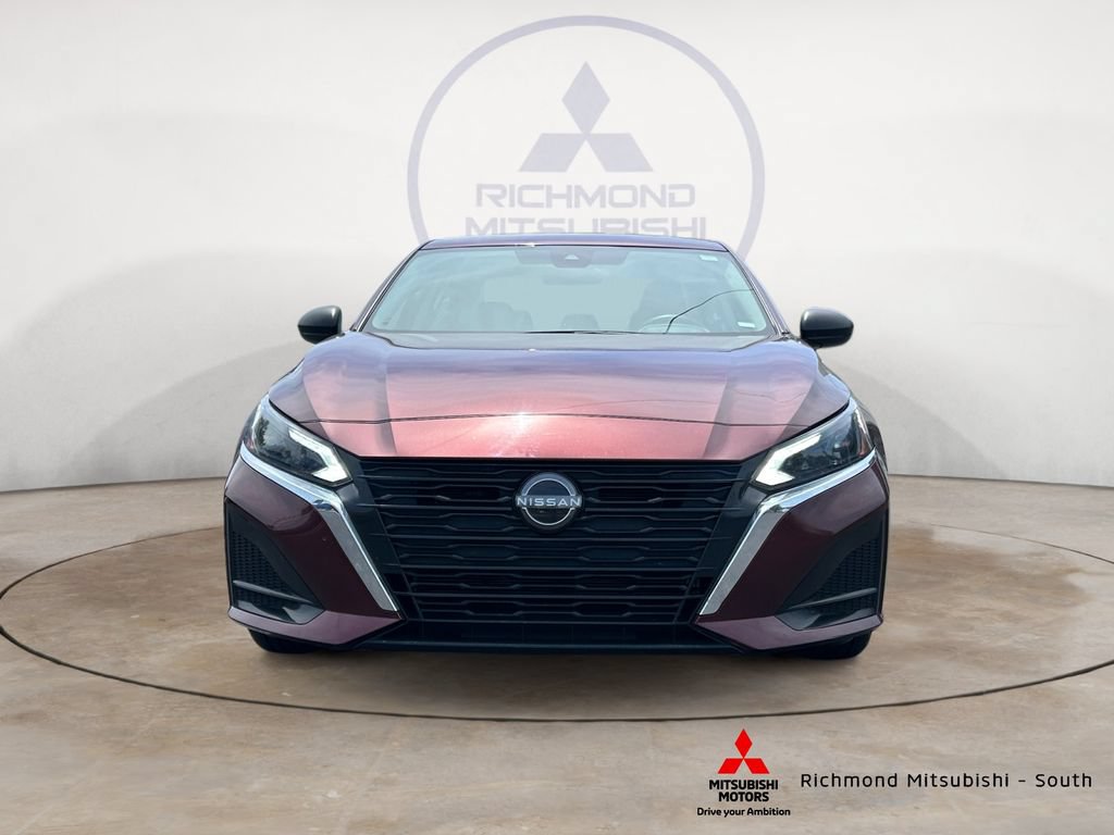 Used 2024 Nissan Altima 2.5 SV FWD image 8