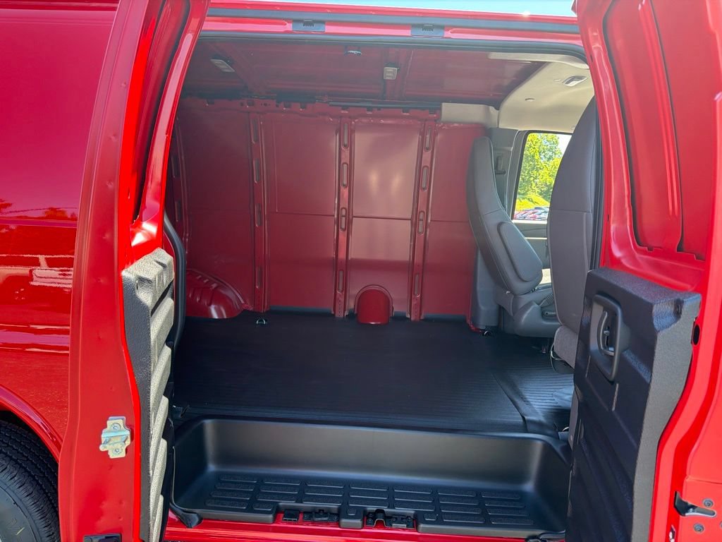 New 2026 Chevrolet Express 2500 w/ Driver Convenience Package RWD image 7