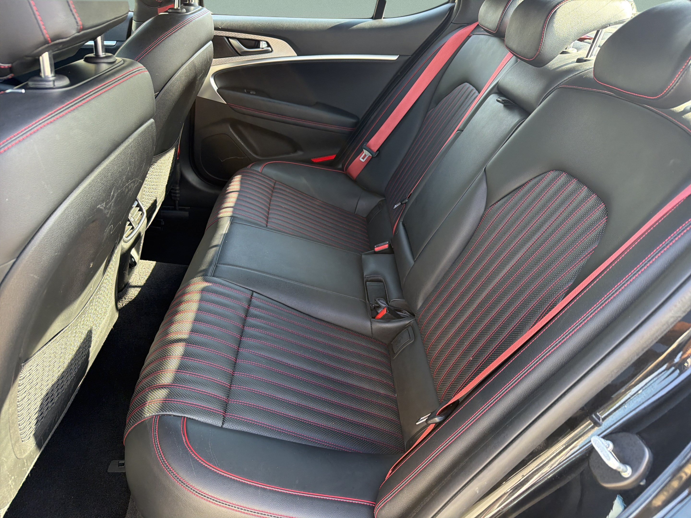 Used 2023 Genesis G70 2.0T w/ Sport Prestige Package RWD image 31