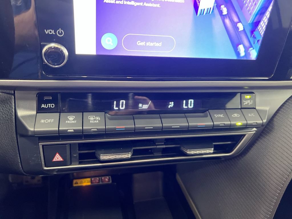 Used 2025 Toyota Camry SE FWD image 17