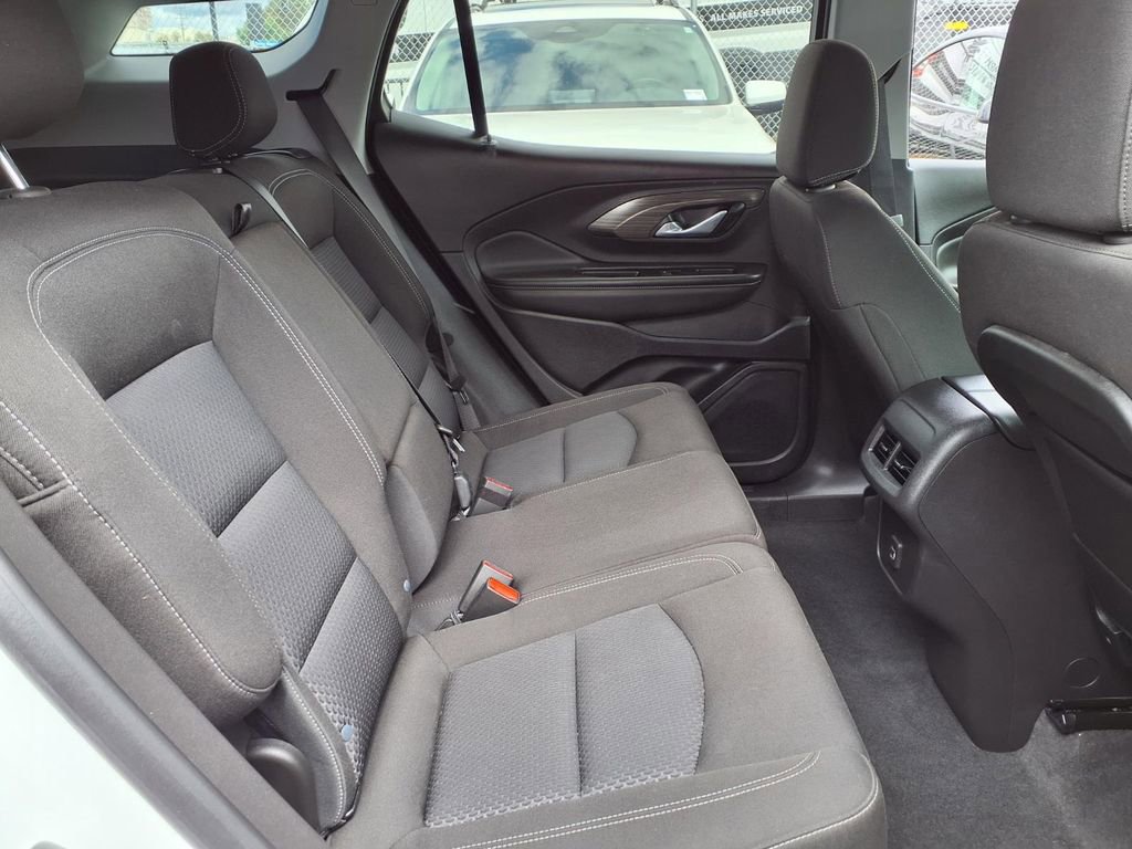 Used 2024 GMC Terrain SLE w/ Elevation Edition FWD image 7