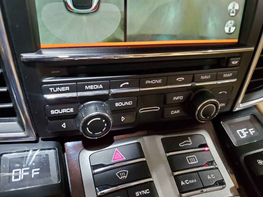 Used 2014 Porsche Panamera 4S Executive image 37