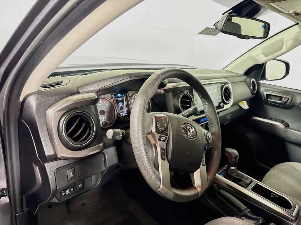 Used 2023 Toyota Tacoma SR5 RWD image 9