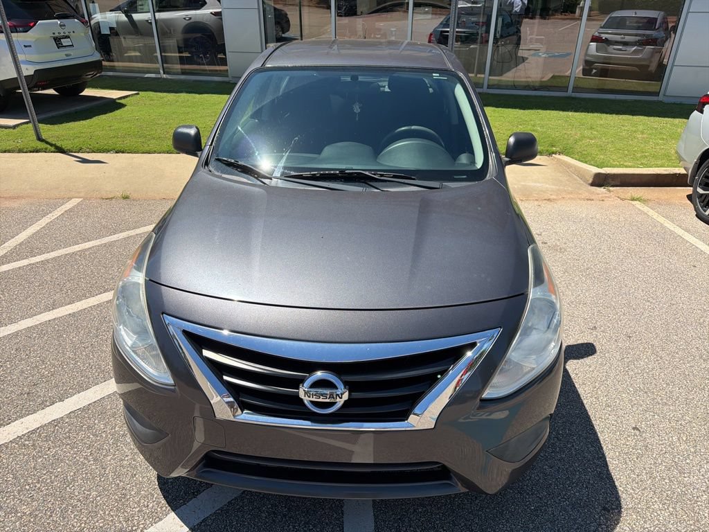 Used 2015 Nissan Versa S FWD image 4