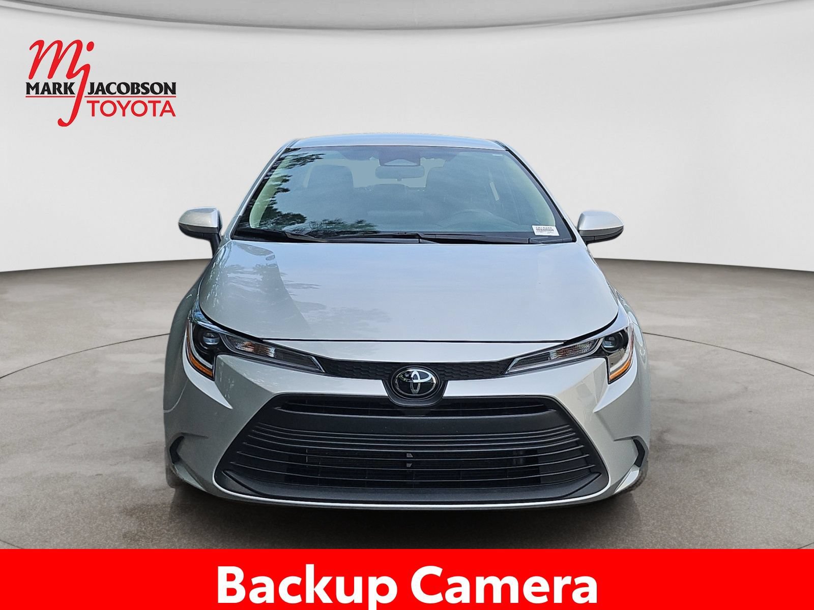 Used 2025 Toyota Corolla LE FWD image 3